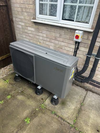 Air source heat pump installed at a property in Farnsfield, Nottinghamshire